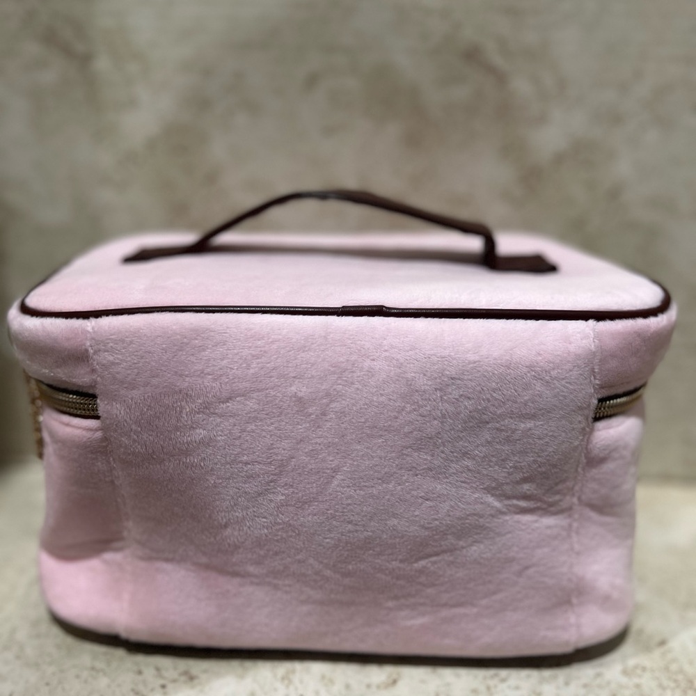 Juicy Couture Vintage Inspired Pink Velour Makeup Bag - Picture 4 of 7
